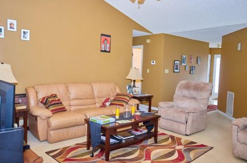 6746 Biscayne Blvd, Rex GA 30273-2245 exterior