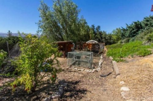 1319 Gonzales Rd, Simi Valley CA exterior