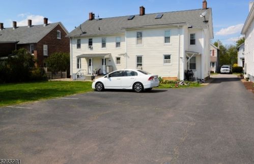 12 Grant Ave, Flemington, NJ 08822-1508
