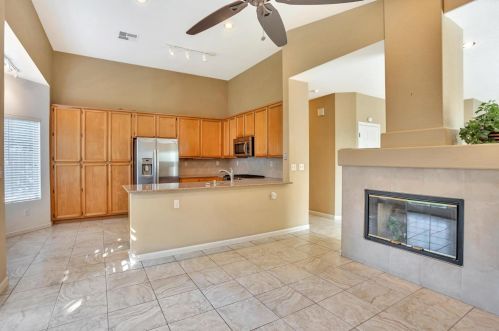 2840 Prado Ln, Davis, CA 95618-6595