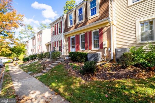 6313 Fenestra Ct, Springfield, VA 22015-3540