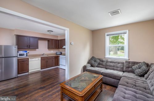 15 Delaware Ave, Trenton NJ  08628-2002 exterior