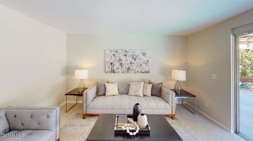 2007 Rhoda St, Simi Valley CA 93065-3539 exterior