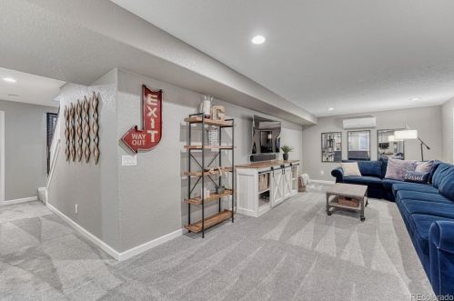 6051 Valdai Way, Aurora CO 80015-6521 exterior