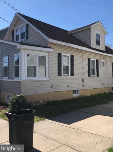 22 Ellwood St, Trenton, NJ 08610-5140