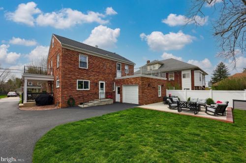 21 Rockburn St, York, PA 17402-2333