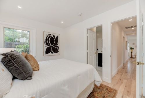 7812 Peachtree Ave, Van Nuys CA  91402-6514 exterior