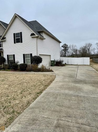 130 Hamilton Lake Dr, Lagrange, GA 30241-9516