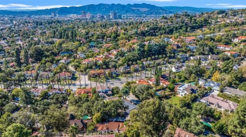 1664 Las Flores Dr, Glendale CA  91207-1200 exterior