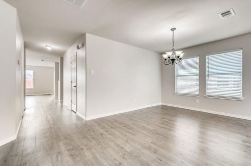 5704 Mountain Bluff Dr, Fort Worth TX  76179-7219 exterior