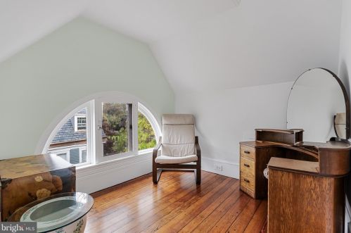 135 Warwick Rd, Tavistock NJ  08033-3706 exterior