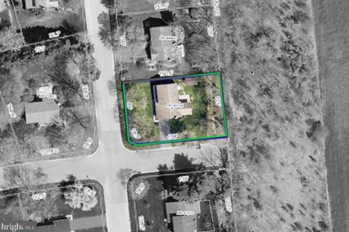 202 Suncrest Rd, Lancaster PA  17601-4835 exterior