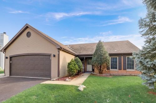 68 Siems Dr, Glendale Heights, IL 60139-1880