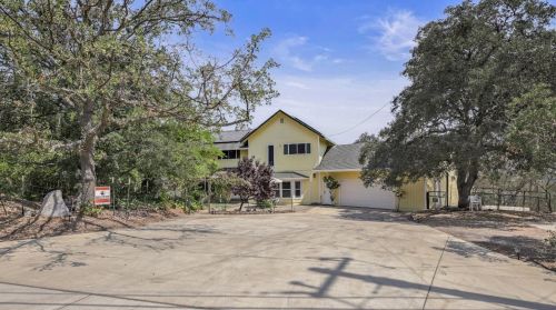 2861 Blair Dr, Valley Springs, CA 95252-9520