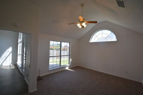 4620 Mustang Dr, Fort Worth TX  76137-5638 exterior