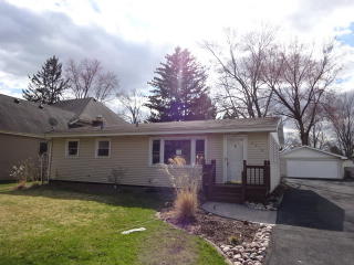 6914 Eleanor Pl, Oak Brook IL  60561-3949 exterior