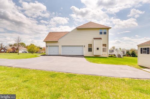 288 Fraser Ct, Charles Town WV  25414-5463 exterior