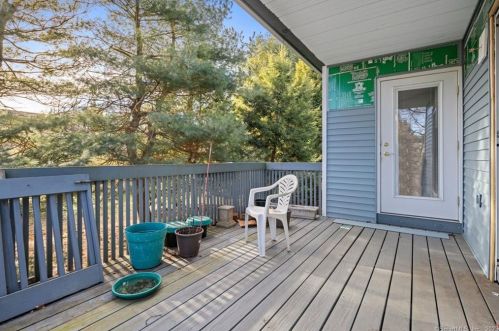 108 Sand Stone Dr, Wapping CT  06074-2852 exterior