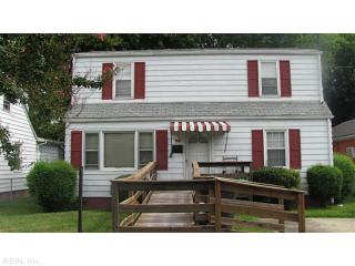 384 Cottonwood Ave, Hampton, VA 23661-2552