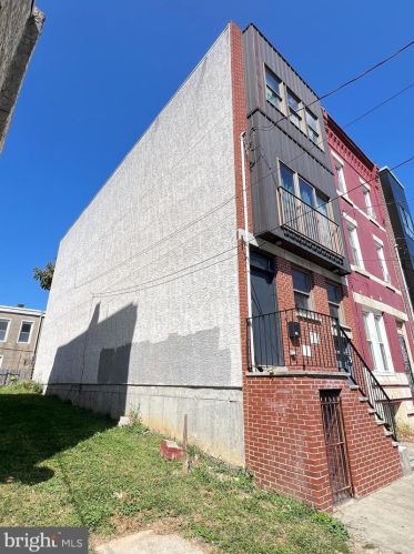 2036 19 St, Philadelphia PA 19121-4120 exterior
