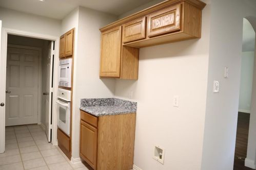 1703 Treasure Cay Dr, Midlothian TX  76063-8537 exterior