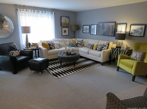 7 Hickory Hl, Southington, CT 06489-3444