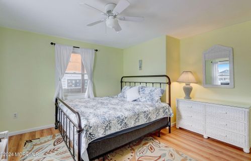 16 Pennsylvania Ave, Lavallette NJ 08735-2437 exterior