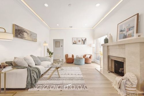 1755 Glenwood Rd, Glendale CA  91201-1543 exterior