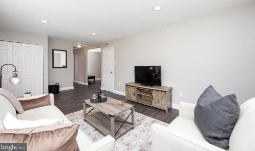 323 Timberline Dr, Mount Laurel NJ  08054-2136 exterior