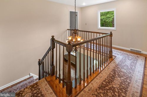 1 Teak Ln, Princeton NJ 08540-4724 exterior