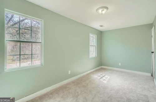 530 Elmwood Rd, Atlanta GA  30318-8105 exterior