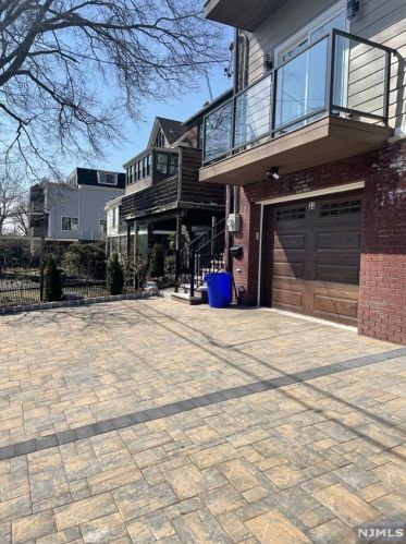 37 Myrtle Ave, Edgewater NJ  07020-1404 exterior