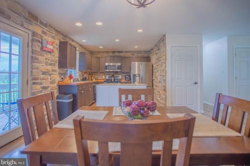 116 Solomons Ct, Hedgesville WV  25427-3723 exterior