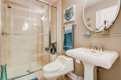 6919 Fieldstone Dr, Willowbrook IL  60527-5295 exterior