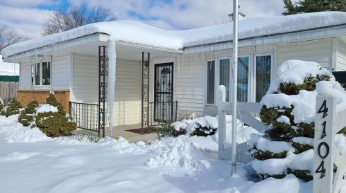 4104 Owl Dr, Rolling Meadows, IL 60008-2513