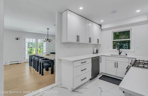 718 Grassmere Ave, Tinton Falls NJ  07712-4333 exterior