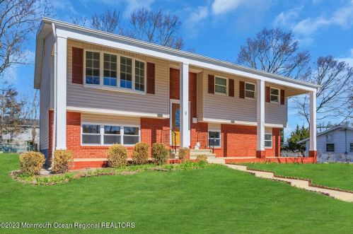 9 Virginia Ave, Jackson Twp, NJ 08527-2124