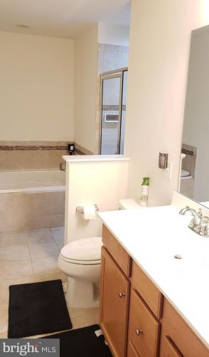 6 Sundance Dr, Trenton NJ 08619-3968 exterior