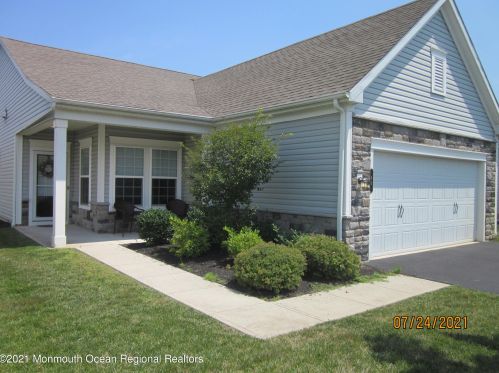 66 Addlestone Ln, Lakehurst, NJ 08759-7328