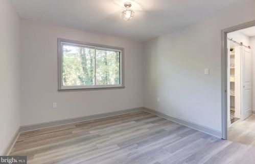 2337 Emerald Heights Ct, Herndon VA  20191-1749 exterior