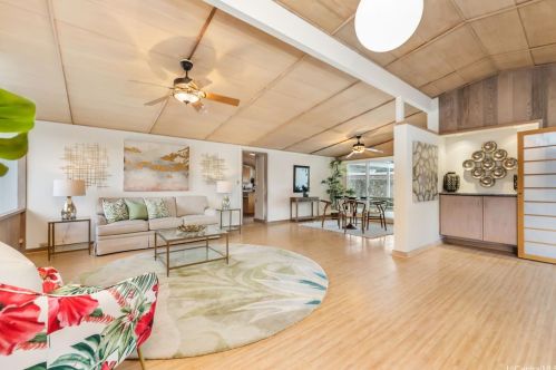 321 Halemaumau Pl, Honolulu HI  96821-2107 exterior