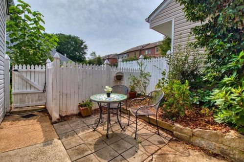 2694 Greentree Dr, Marietta, GA 30067-6608