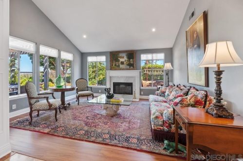 1597 Parkview Dr, Vista CA  92081-8750 exterior