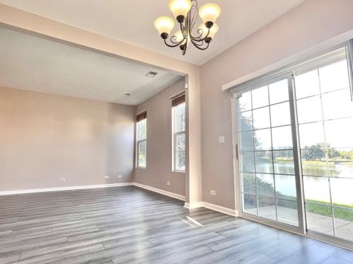 1926 Golden Gate Ln, Naperville IL  60563-2339 exterior