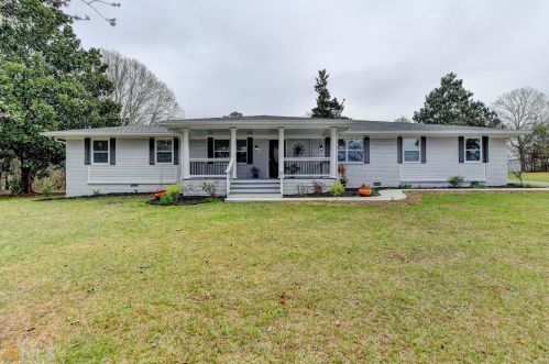 2944 Berry Rd, Loganville, GA 30052-2113