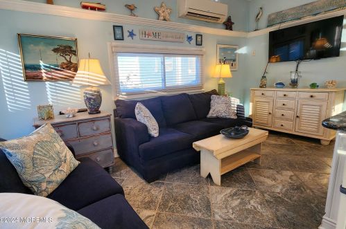 31 Crane Way, Lavallette NJ 08735-1306 exterior