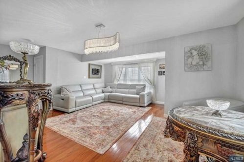 182 12th St, Wood-Ridge NJ  07075-2067 exterior