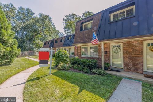 469 Hampton Ct, Falls Church, VA 22046-4121