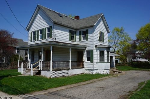 31 Ledgewood Ave, Netcong, NJ 07857-1102