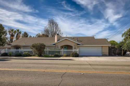 611 16th St, Ramona, CA 92065-2655
